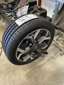 Biletdæk på værksted til montering